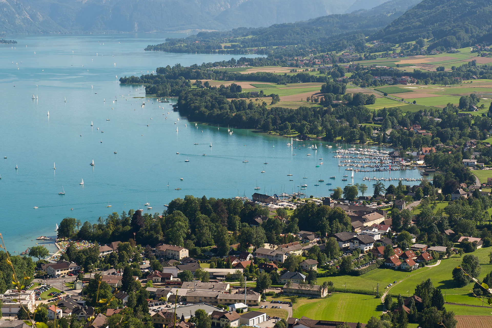 Einzigartige Lage direkt am See, Bilck vom Buchberg auf den Häuplhof direkt am Attersee